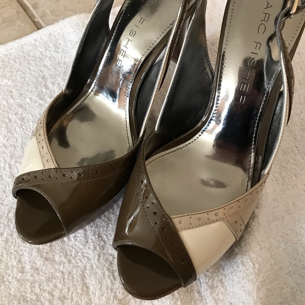 Marc Fisher Vendra Shoes - Picture 2 of 7